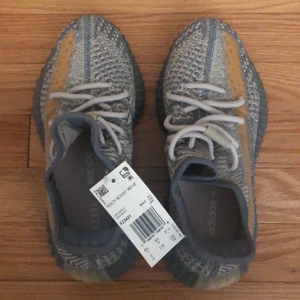 Yeezy boost 350 V2 light blue NWT US male size 5